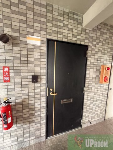ロックガーデン北棟のエントランス