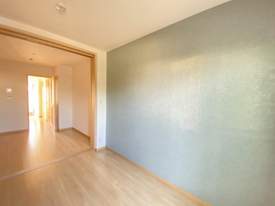 【居間・リビング】 | TKアンバーコート羽衣 | ゆったりとしたリビングです