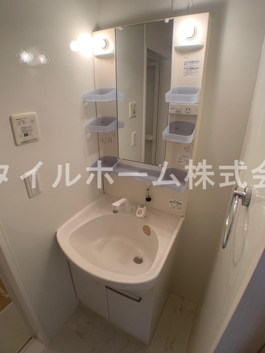 グランモア新豊Ｂ棟の独立洗面台