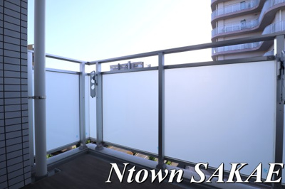 【バルコニー】 | S-RESIDENCE志賀本通 | 外からの目が気にならないバルコニーで洗濯物が干せます