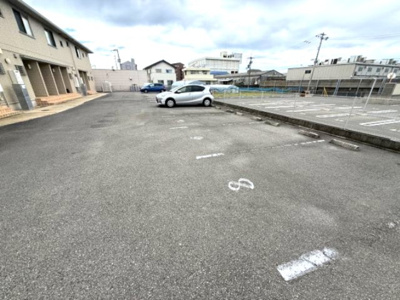 【駐車場】 | ロイヤルテラス