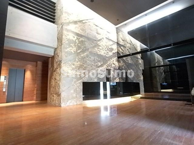 S-RESIDENCE神戸磯上通のロビー