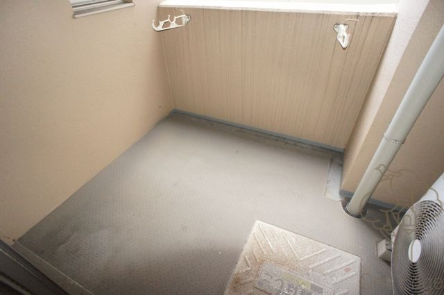 エスタブレ南森町のバルコニー