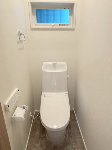 鳴尾町3丁目 新築戸建のトイレ
