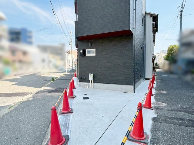 鳴尾町3丁目 新築戸建の駐車場