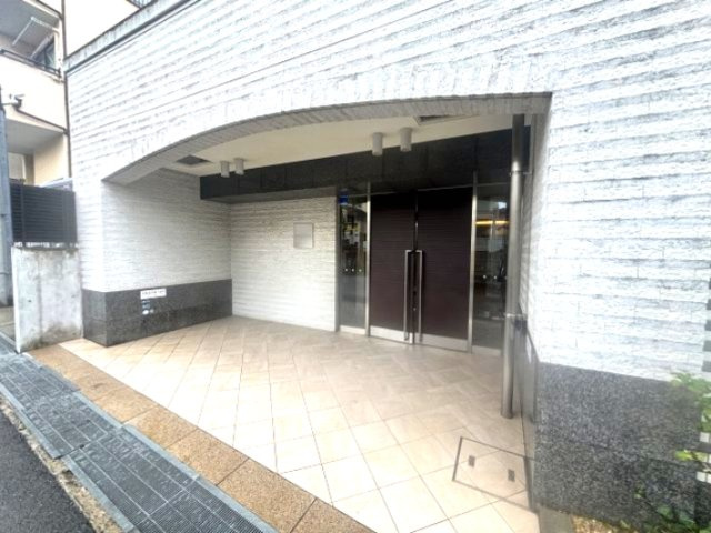 ロアール神戸住吉のエントランス