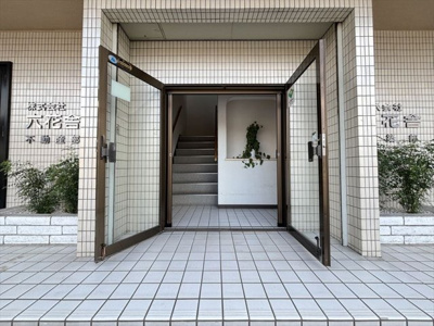 【玄関】 | 杉戸町堤根貸事務所 | 明るい玄関です