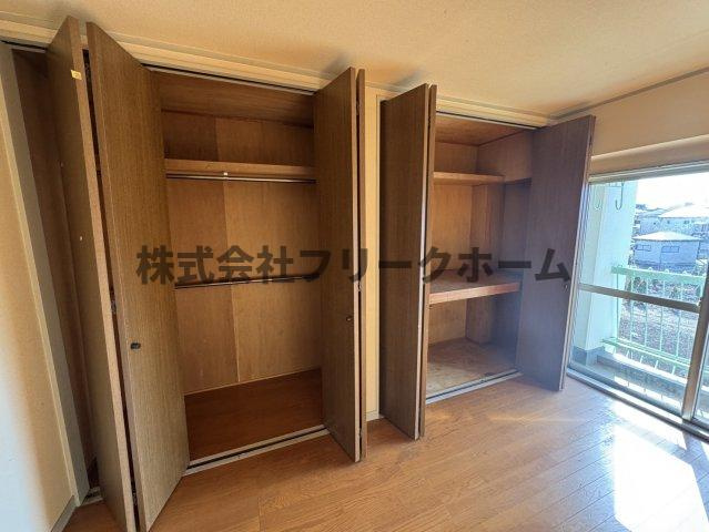 三鷹市牟礼７丁目の賃貸マンションの収納