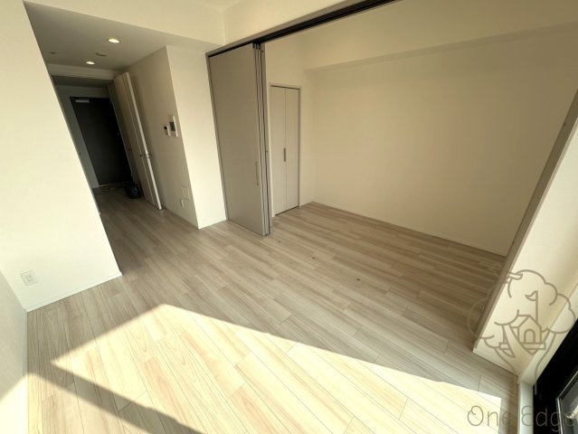 シーズンフラッツ梅田EASTの居間・リビング