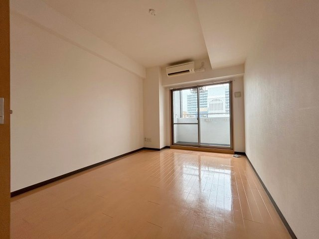 エステムコート新大阪6エキスプレイスの居間・リビング