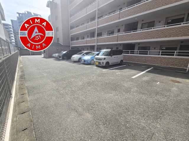 藤崎ロジュマンの駐車場|敷地内の駐車場です。