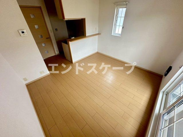 ノースヴィレッジⅢの居間・リビング|高崎、前橋のお部屋探しはエンドスケープまで！お客様の理想お聞かせ下さい♪