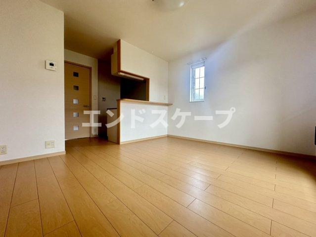 ノースヴィレッジⅢの居間・リビング|高崎、前橋のお部屋探しはエンドスケープまで！お客様の理想お聞かせ下さい♪