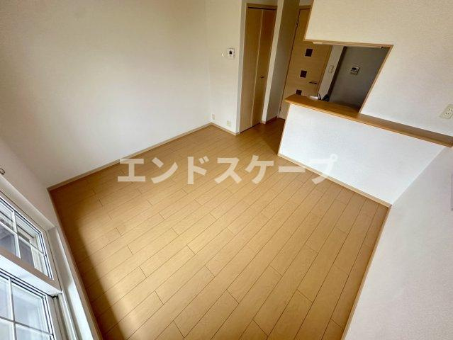ノースヴィレッジⅢの居間・リビング|高崎、前橋のお部屋探しはエンドスケープまで！お客様の理想お聞かせ下さい♪