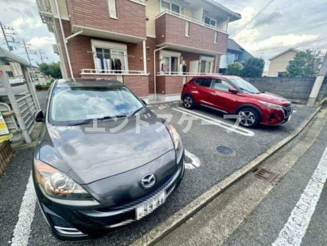 ノースヴィレッジⅢの駐車場|高崎、前橋のお部屋探しはエンドスケープまで！お客様の理想お聞かせ下さい♪