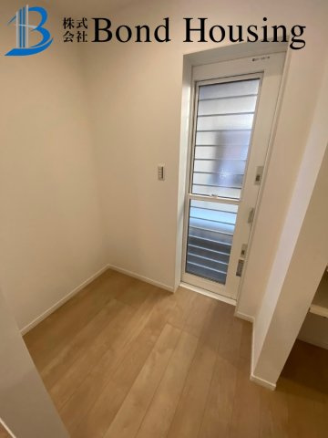 南西角地LDK21帖以上　塩屋台2丁目　新築戸建の洋室