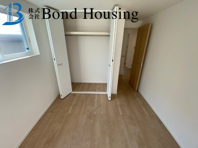 南西角地LDK21帖以上　塩屋台2丁目　新築戸建の玄関