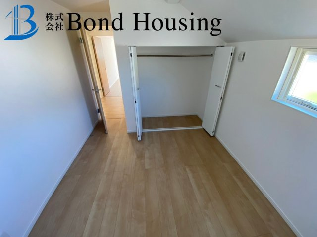 南西角地LDK21帖以上　塩屋台2丁目　新築戸建の玄関