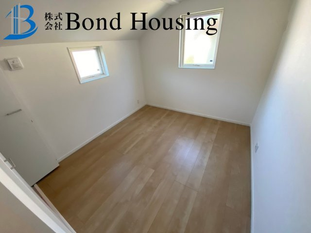 南西角地LDK21帖以上　塩屋台2丁目　新築戸建の洋室