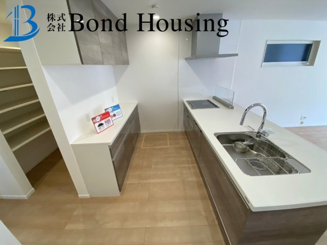 南西角地LDK21帖以上　塩屋台2丁目　新築戸建のキッチン