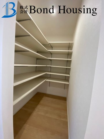 南西角地LDK21帖以上　塩屋台2丁目　新築戸建の収納