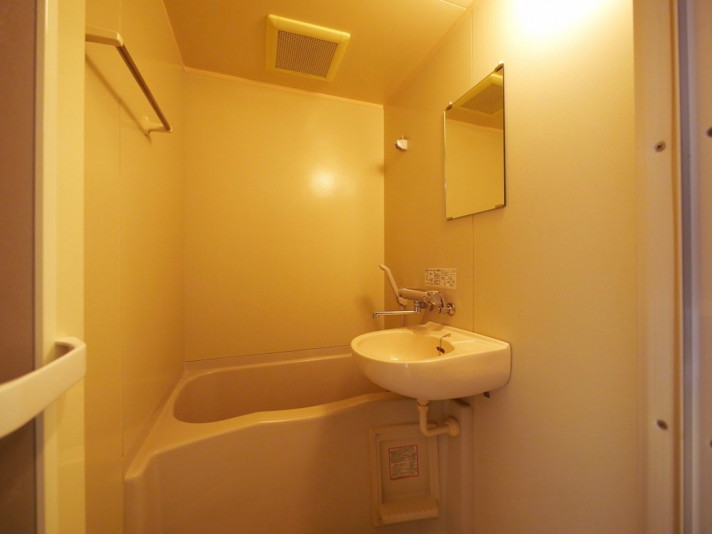 プレサンス難波WESTの浴室