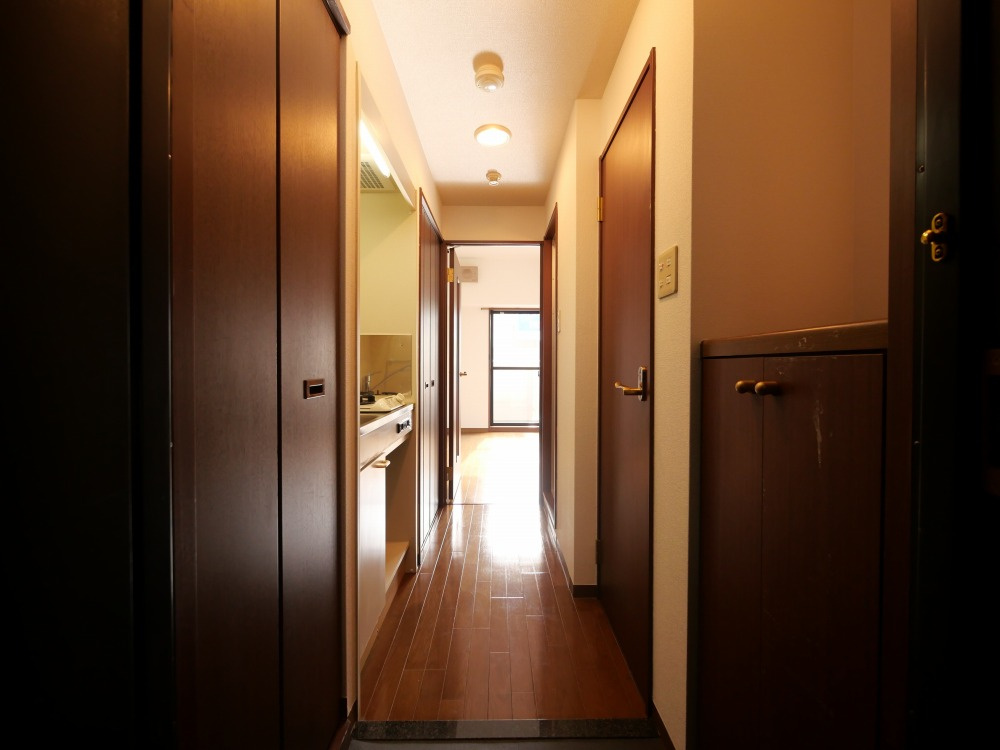 プレサンス難波WESTの玄関