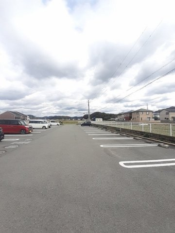 【駐車場】 | プランドール　３ | 駐車場に車を止められます