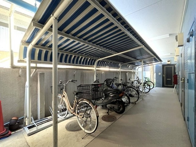 ジュエリー世田谷のその他共用部分|駐輪場