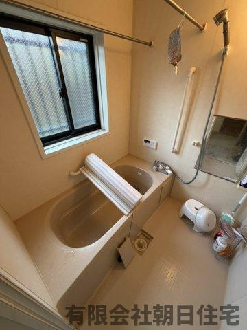 【浴室】 | 国屋町中古戸建 | 日々の疲れを癒すお風呂付です