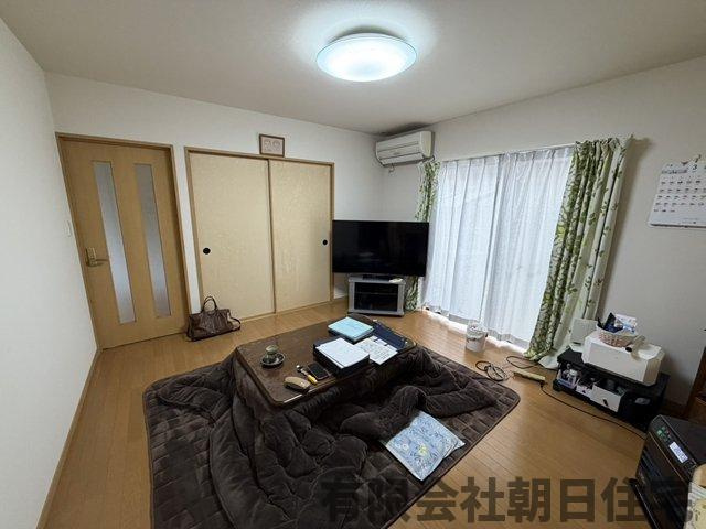 【居間・リビング】 | 国屋町中古戸建 | おしゃれなリビングです