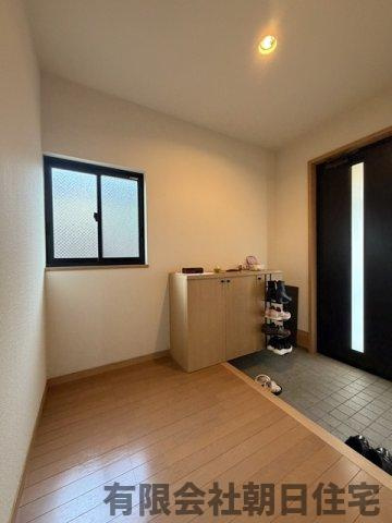 【玄関】 | 国屋町中古戸建 | ゆったりとした玄関です