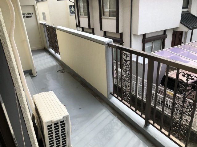 東櫛原35ビルのバルコニー