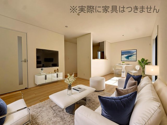 新築戸建・新築建売　郡山市並木第1　大島小・第五中の居間・リビング|画像はバーチャルホームステージングの加工による演出で、実際の家具は付きません。