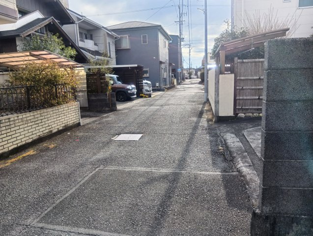 売中古戸建　静岡市葵区千代田6丁目の前面道路含む現地写真|住宅地はお店や工場が少ないため、静かで住みやすい環境です！