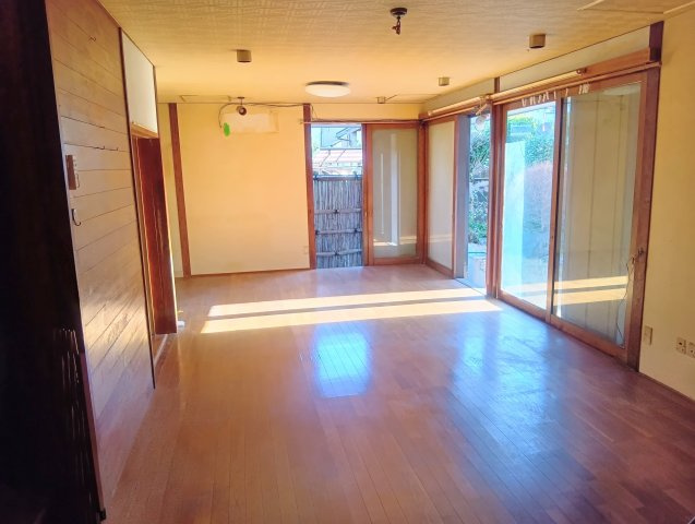 売中古戸建　静岡市葵区千代田6丁目の居間・リビング|20帖の広々としたリビングです！