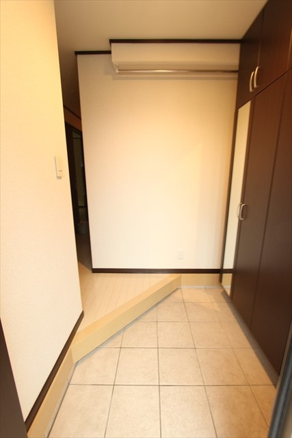 練馬区大泉町３丁目の中古一戸建の玄関