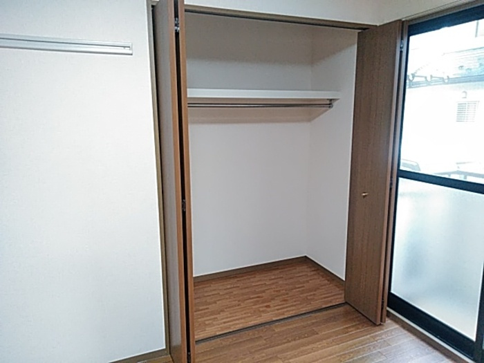 レーベンハイムの洋室|南側洋室クローゼット
