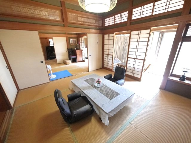 大網白里市金谷郷　和風中古戸建の和室|敷地約378坪 7SDK和風住宅　和室続間 家庭菜園可能です　果樹園付 2階からの眺望がいいです
