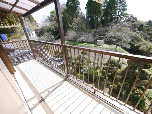 大網白里市金谷郷　和風中古戸建のバルコニー|敷地約378坪 7SDK和風住宅　和室続間 家庭菜園可能です　果樹園付 2階からの眺望がいいです
