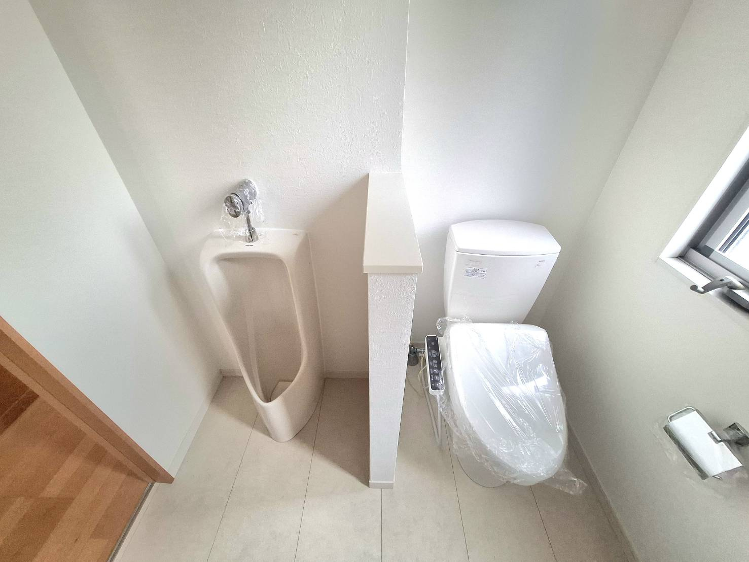 売中古戸建　焼津市大村２丁目のトイレ|男性用小便器が並んで設置されています！