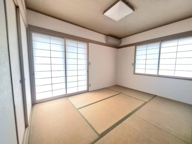 売中古戸建　焼津市大村２丁目の和室|1階和室も2面採光で明るいです！