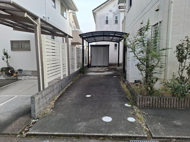 売中古戸建　焼津市大村２丁目の駐車場|物置もあります！