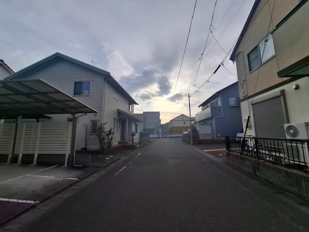 売中古戸建　焼津市大村２丁目の前面道路含む現地写真|前面道路は６ｍ！
