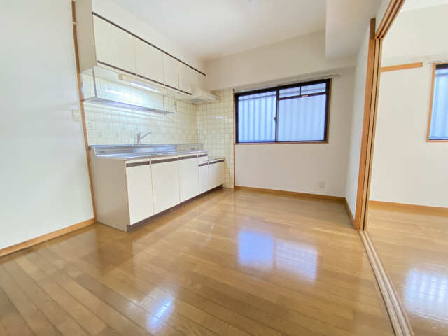 セントラルハイツ植田の居間・リビング