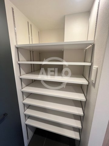 S-RESIDENCE松屋町asence　中央小学校区の収納|S-RESIDENCE松屋町asence　ウォークインクローゼット