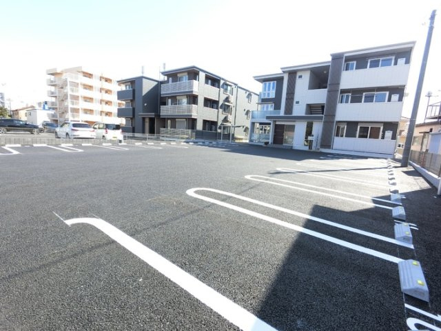 コンフォート上和田の駐車場|高崎、前橋エリアのお部屋探しはエンドスケープまで！お客様の理想お聞かせ下さい♪