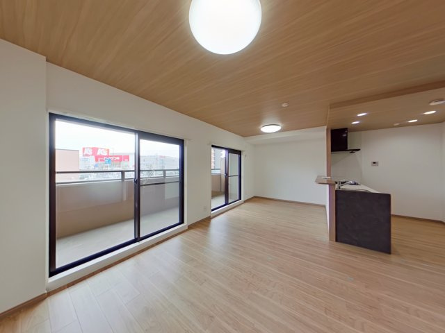 アルファステイツ老松町弐番館の居間・リビング
