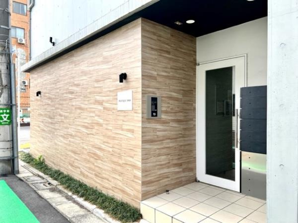 プラティーク世田谷のエントランス