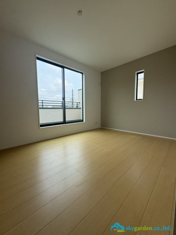 藤沢市渡内４丁目２期　新築戸建　全２棟２号棟の洋室|使い勝手のいい洋室です